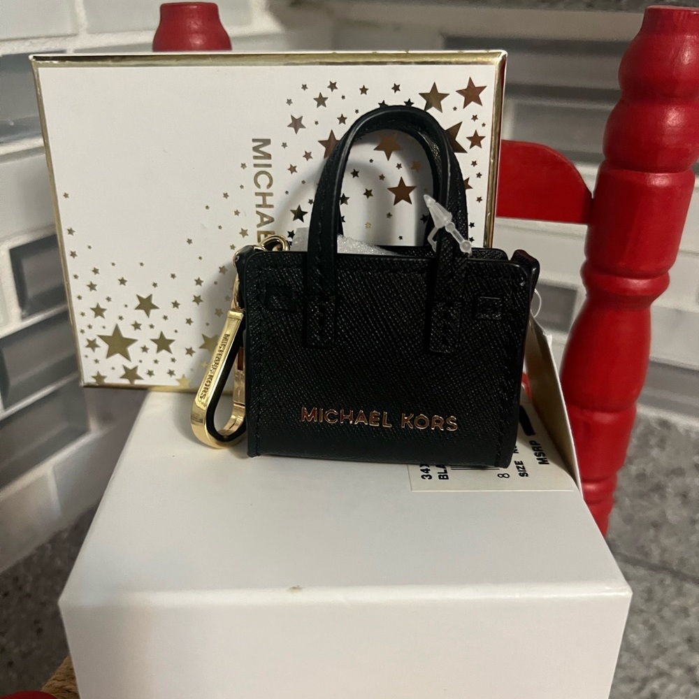Michael Kors Mini Charm - Picture 4 of 9